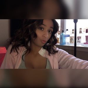 Meet your Posher, Gabriella